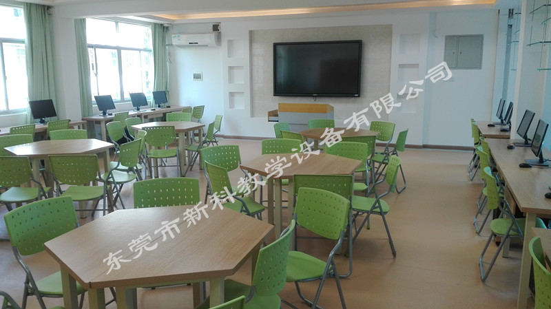 <a href='http://m.wlsfjx.cn' target='1' style='font-size:14px; font-weight:bold; color:#0080ff;'>創客實驗室</a>