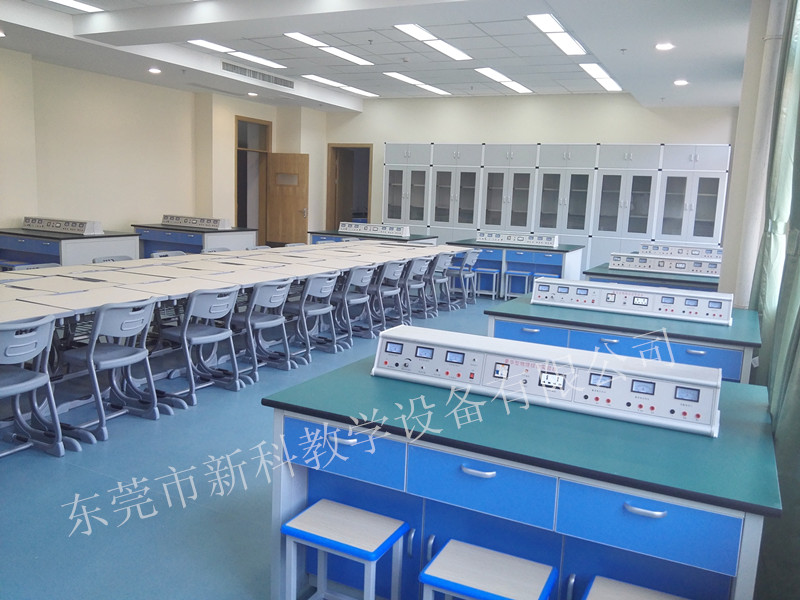 <a href='http://m.wlsfjx.cn/' target='1' style='font-size:14px; font-weight:bold; color:#0080ff;'>物理實驗室</a>教室
