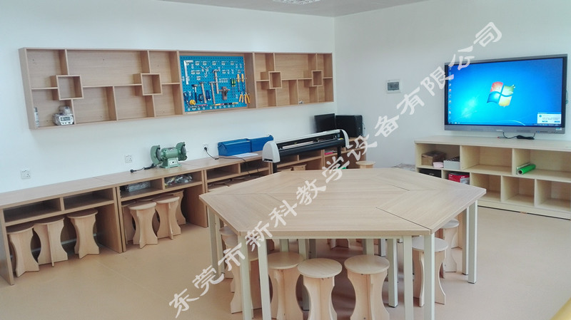 <a href='http://m.wlsfjx.cn' target='1' style='font-size:14px; font-weight:bold; color:#0080ff;'>創(chuàng)客實(shí)驗(yàn)室</a>