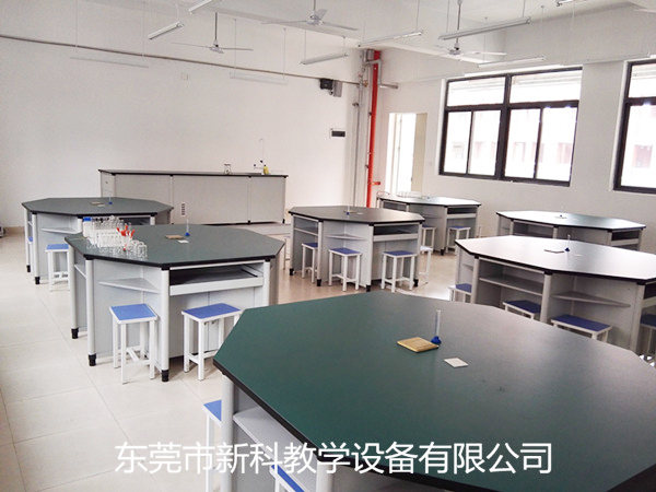 <a href='http://m.wlsfjx.cn/' target='1' style='font-size:14px; font-weight:bold; color:#0080ff;'>物理實驗室</a>設備