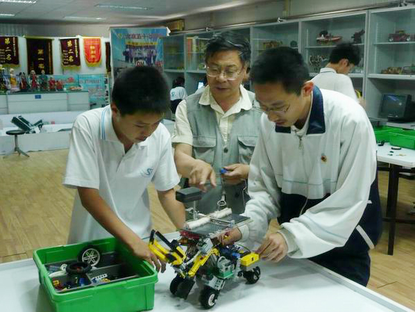 <a href='http://m.wlsfjx.cn/chanpin/60-1.html' target='1' style='font-size:18px; font-weight:bold; color:#000000;'>機(jī)器人功能室</a>
